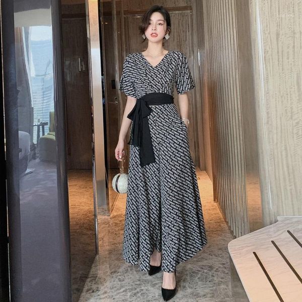 two piece dress two-piece suit 2021 cross-border summer women's elegant temperament v-neck lace up waist print fashion, White
two piece dress two-piece suit 2021 cross-border summer women's elegant temperament v-neck lace up waist print fashion, White