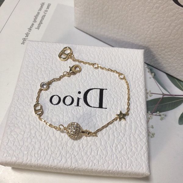 fashion bracelet d family style with diamond hand decoration fashion street p single item personality trend jewelry female, Golden;silver
fashion bracelet d family style with diamond hand decoration fashion street p single item personality trend jewelry female, Golden;silver