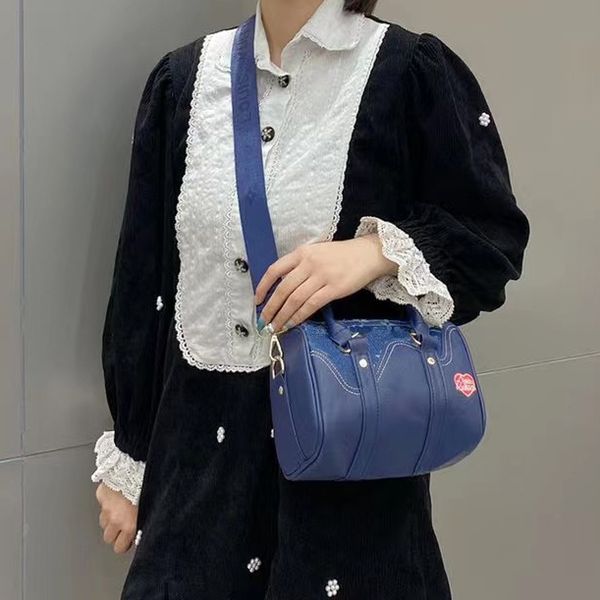 selling designers wallets famous luxurys fashion canvas women totes pillow shoulder flowers letter crossbody bags clutch genuine leather lad, Red;black
selling designers wallets famous luxurys fashion canvas women totes pillow shoulder flowers letter crossbody bags clutch genuine leather lad, Red;black