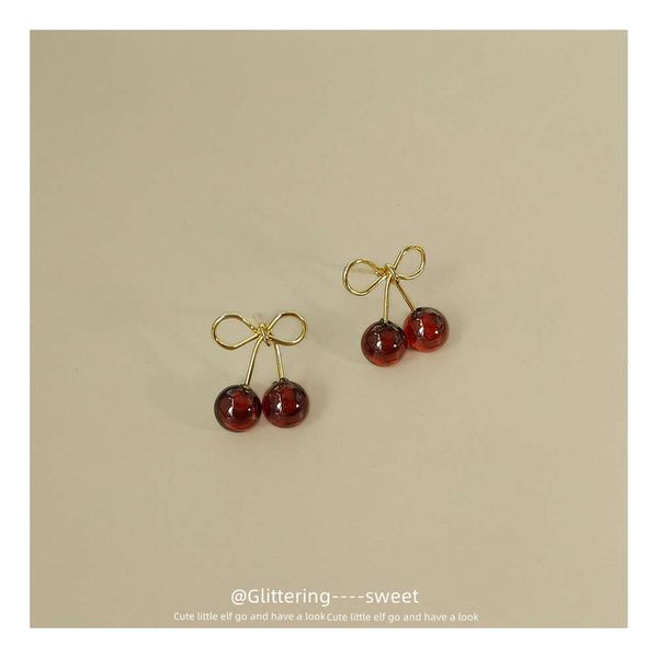 s925 silver needle plated 14k real gold cherry earrings design french red
s925 silver needle plated 14k real gold cherry earrings design french red