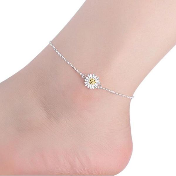 anklets silver color bracelet copper jewelry trendy small daisies charm barefoot summer chain anklet for women girl gifts 2021, Red;blue
anklets silver color bracelet copper jewelry trendy small daisies charm barefoot summer chain anklet for women girl gifts 2021, Red;blue