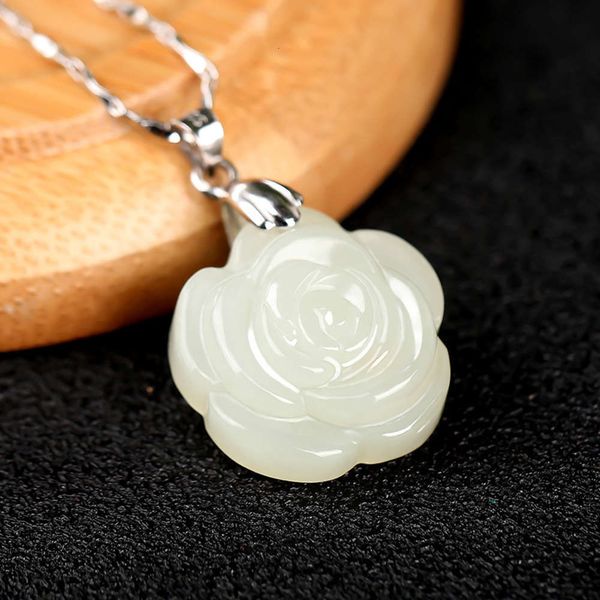 four leaf natural hetian jade pendant silver necklace women's rose headdress small and exquisite jade pendant, Black
four leaf natural hetian jade pendant silver necklace women's rose headdress small and exquisite jade pendant, Black