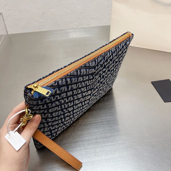 clutch bags designer purse handbags luxury bag wallet handbag high-quality genuine leather fashion brand with the original box size 30x21cm
clutch bags designer purse handbags luxury bag wallet handbag high-quality genuine leather fashion brand with the original box size 30x21cm