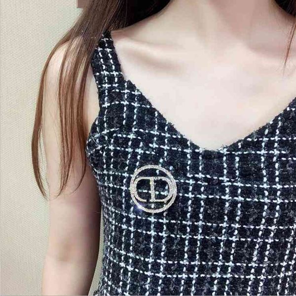 70% off new classic letter hairpin with drill high version brass material net red same brooch 6riu, Gray
70% off new classic letter hairpin with drill high version brass material net red same brooch 6riu, Gray