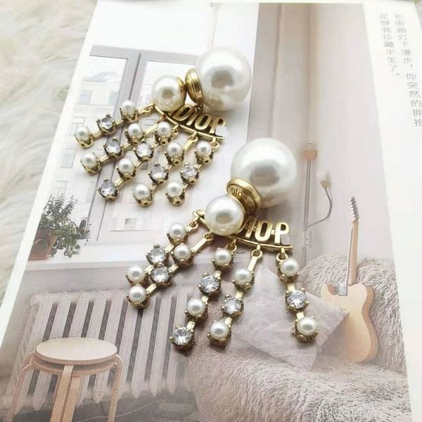 2021 d family letter pearl diamond stud brass fashion earrings female 925 sier needle, Golden
2021 d family letter pearl diamond stud brass fashion earrings female 925 sier needle, Golden