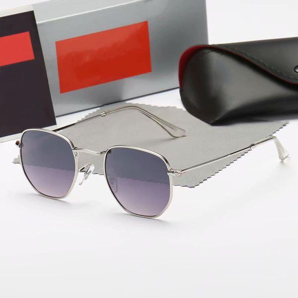 sunglasses 2021one piece color film men women accessory vintage oval designer sunglass with original box, White;black
sunglasses 2021one piece color film men women accessory vintage oval designer sunglass with original box, White;black