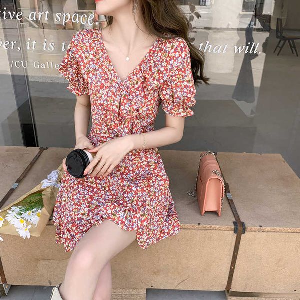 2021 summer women's v-neck trumpet sleeve floral chiffon short drs fashion wear, Black;gray
2021 summer women's v-neck trumpet sleeve floral chiffon short drs fashion wear, Black;gray