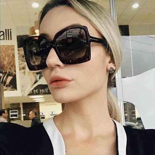 fashion vintage oversized square sunglasses women brand big frame gradient colorful metal sun glasses uv400 shades, White;black
fashion vintage oversized square sunglasses women brand big frame gradient colorful metal sun glasses uv400 shades, White;black
