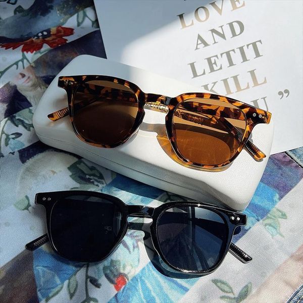 fashion retro women sunglasses men trendy round plastic frame sun glasses classic brand design mirror uv400, White;black
fashion retro women sunglasses men trendy round plastic frame sun glasses classic brand design mirror uv400, White;black