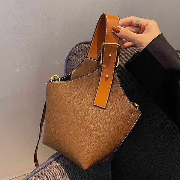 evening bags contrast color tote bucket bag 2021 fashion high-quality pu leather women's designer handbag travel shoulder messenger
evening bags contrast color tote bucket bag 2021 fashion high-quality pu leather women's designer handbag travel shoulder messenger