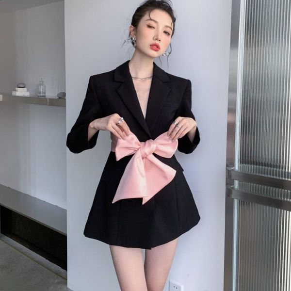 women's suits & blazers spring autumn fashion backless pink bow patchwork black blazer coat women vintage casual long sleeve slim femal, White;black
women's suits & blazers spring autumn fashion backless pink bow patchwork black blazer coat women vintage casual long sleeve slim femal, White;black