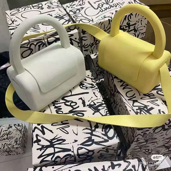 70% off luxury design gujia 2021 summer new pvc jelly pottery women's net red foreign style small fresh handbag 5b3r
70% off luxury design gujia 2021 summer new pvc jelly pottery women's net red foreign style small fresh handbag 5b3r