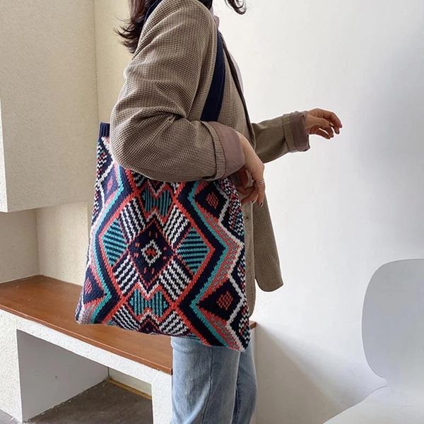 evening bags 2021 weave women casual bag retro pattern boho chic female tote crochet daily handbag large capacity open
evening bags 2021 weave women casual bag retro pattern boho chic female tote crochet daily handbag large capacity open