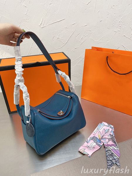 silver hardware 26cm women designers genuine leather bag 2021 fashion design handbags shoulder purses cowhide luxurys brand tote handle hand
silver hardware 26cm women designers genuine leather bag 2021 fashion design handbags shoulder purses cowhide luxurys brand tote handle hand