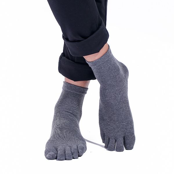 men's 5pair five finger style pure cotton toe sock sports running 5 colors fashion solid autumn winter warm socks, Black
men's 5pair five finger style pure cotton toe sock sports running 5 colors fashion solid autumn winter warm socks, Black