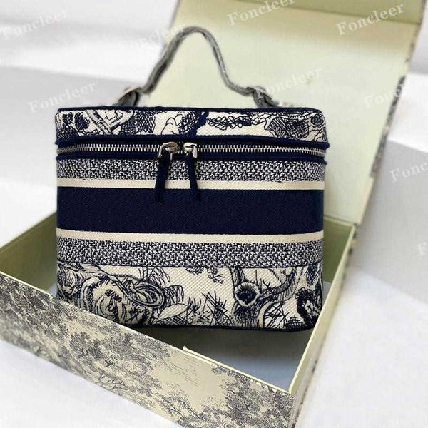 embroidered cosmetic bags large capacity makeup design classic embroidery letters animal pattern girls handbags luxu canvas bag
embroidered cosmetic bags large capacity makeup design classic embroidery letters animal pattern girls handbags luxu canvas bag