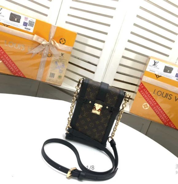 trunk bag shoulder m63913 brand vertical chain bag female designer handbags iconic handles luxury bags totes cross body m67873 bag clutc
trunk bag shoulder m63913 brand vertical chain bag female designer handbags iconic handles luxury bags totes cross body m67873 bag clutc