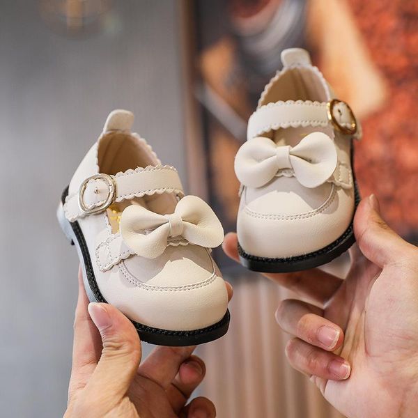 first walkers spring autumn girls leather shoes solid color bow tie baby girl flat toddler sneakers children
first walkers spring autumn girls leather shoes solid color bow tie baby girl flat toddler sneakers children