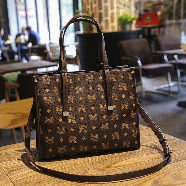 evening bags pvc women bucket 2021 fashion shoulder messenger tote bag lady casual purses and handbags
evening bags pvc women bucket 2021 fashion shoulder messenger tote bag lady casual purses and handbags