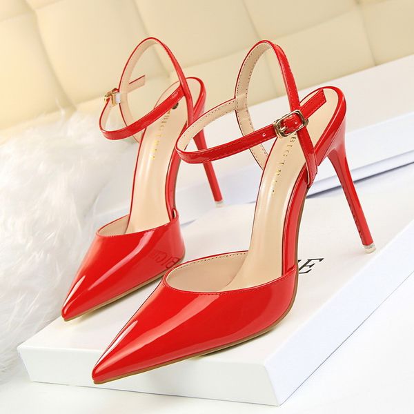 hollow out woman pumps red high 2020 women heels stiletto wedding buckle party female shoes, Black
hollow out woman pumps red high 2020 women heels stiletto wedding buckle party female shoes, Black