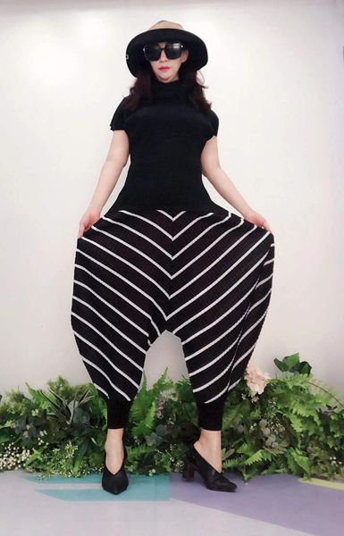 dresses miyake fashion spring and summer mid waist stripe harem tie feet pants, White
dresses miyake fashion spring and summer mid waist stripe harem tie feet pants, White