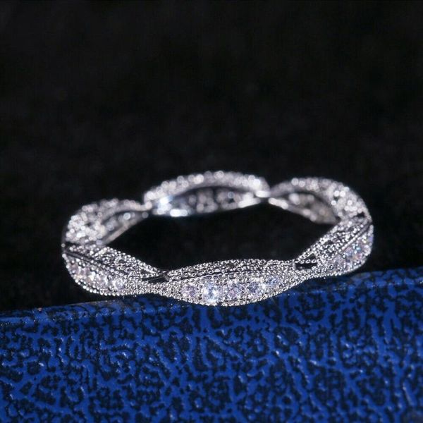cluster rings exquisite women's silver crystal ring european engagement index finger flat party jewelry valentine's day gift, Golden;silver
cluster rings exquisite women's silver crystal ring european engagement index finger flat party jewelry valentine's day gift, Golden;silver