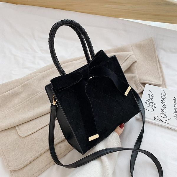 evening bags elegant female weave tote bag 2021 fashion quality matte pu leather women's designer handbag vintage shoulder messenger
evening bags elegant female weave tote bag 2021 fashion quality matte pu leather women's designer handbag vintage shoulder messenger
