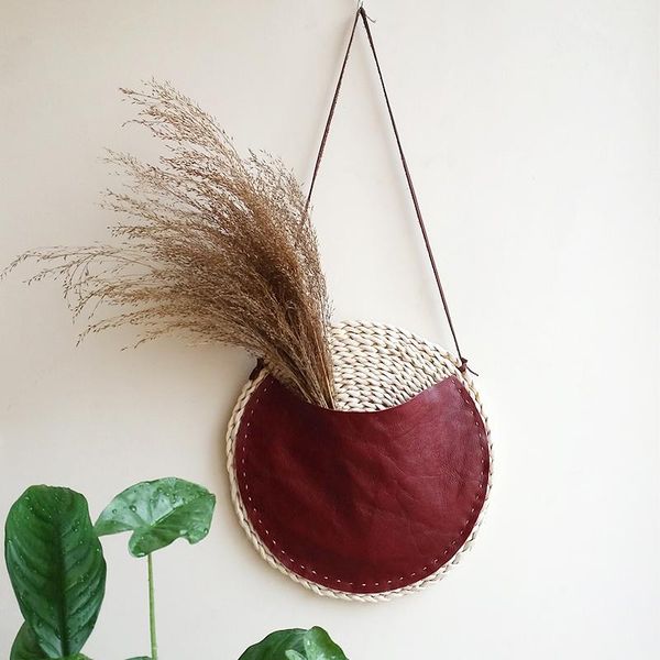 wall hanging decor rattan leather storage bag handmade wall-mounted decoration cowhide pendant creative decorative objects & fi
wall hanging decor rattan leather storage bag handmade wall-mounted decoration cowhide pendant creative decorative objects & fi