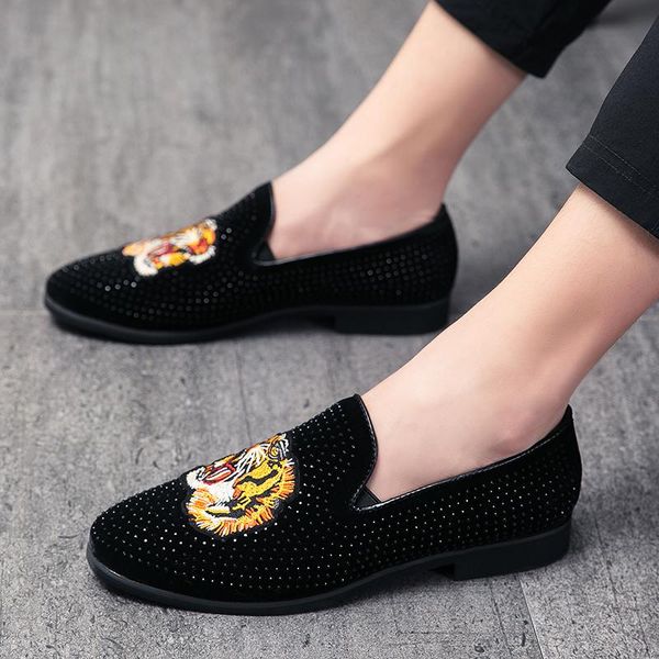 dress shoes luxury designer pointed rhinestone embroidery men casual oxford loafers wedding formal footwear zapatos hombre, Black
dress shoes luxury designer pointed rhinestone embroidery men casual oxford loafers wedding formal footwear zapatos hombre, Black