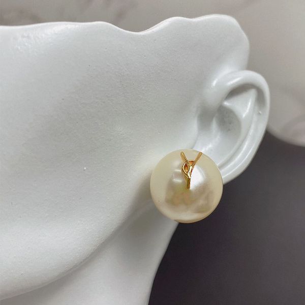 clous d'oreilles luxury designer stud earrings fashion women jewelry ear studs golden pearl earrings 2022 womens party wedding lovers g, Golden;silver
clous d'oreilles luxury designer stud earrings fashion women jewelry ear studs golden pearl earrings 2022 womens party wedding lovers g, Golden;silver