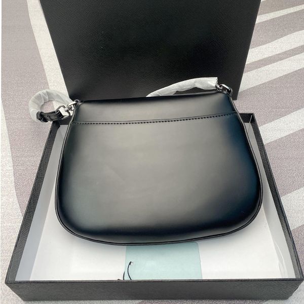 design handbag 2021 women's luxury new moon flip classic business one shoulder leather bag
design handbag 2021 women's luxury new moon flip classic business one shoulder leather bag