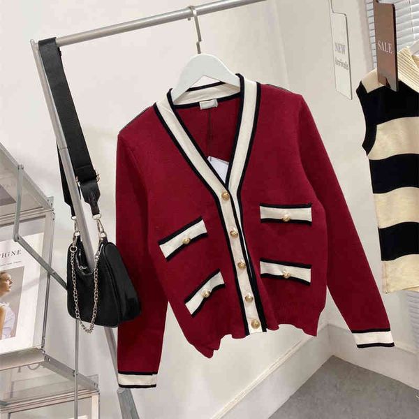 2022 factory wholesale new wine red cardigan women's knitted long sleeve autumn coat placket v-neck contrast color shows white qingdao, White;black
2022 factory wholesale new wine red cardigan women's knitted long sleeve autumn coat placket v-neck contrast color shows white qingdao, White;black