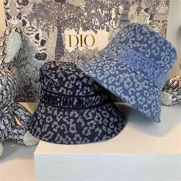 design classic 21 new old flower letter fisherman fashion versatile bucket hat temperament leisure sunscreen hat, Blue;gray
design classic 21 new old flower letter fisherman fashion versatile bucket hat temperament leisure sunscreen hat, Blue;gray