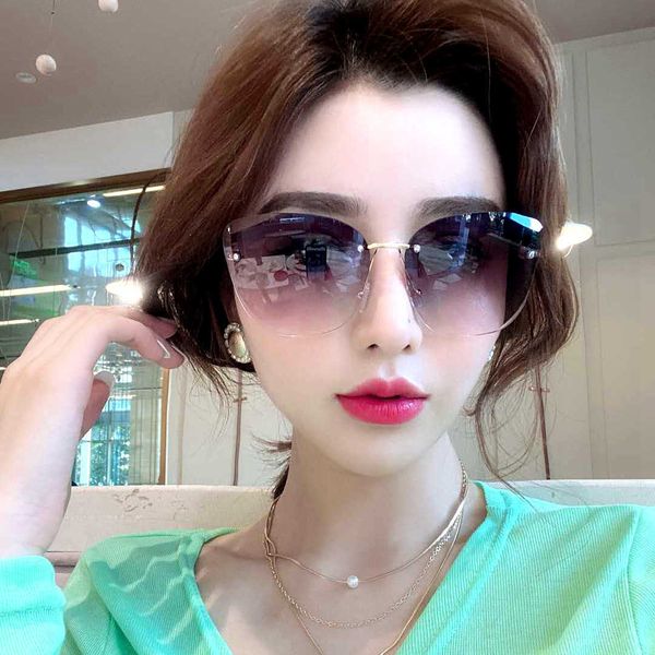 new polygonal trimming fashion sunglasses women's korean net red same frameless glasses big frame sunshade, White;black
new polygonal trimming fashion sunglasses women's korean net red same frameless glasses big frame sunshade, White;black
