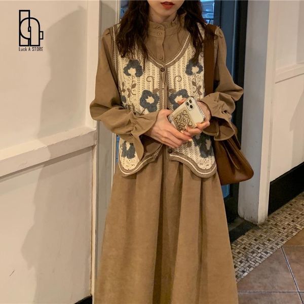 casual dresses autumn winter vintage sets midi dress floral embroidery vest stand neck corduroy long sleeve vestido mujer, Black;gray
casual dresses autumn winter vintage sets midi dress floral embroidery vest stand neck corduroy long sleeve vestido mujer, Black;gray