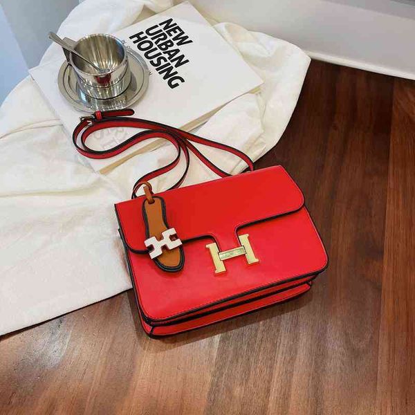 2022 factory outlet small winter fashion single shoulder messenger simple women's high-end foreign temperament bag kfre
2022 factory outlet small winter fashion single shoulder messenger simple women's high-end foreign temperament bag kfre