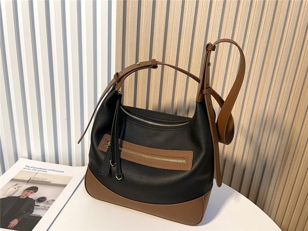 thick and soft cowhide women's shoulder bag high capacity zipper retro style handbag two-color stitching nice bags 27x10.5x26cm
thick and soft cowhide women's shoulder bag high capacity zipper retro style handbag two-color stitching nice bags 27x10.5x26cm