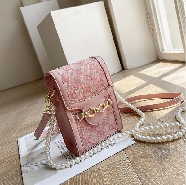 factory wholesale women shoulder bag sweet and lovely pearl beads chain bags elegant printed coin purse personality horseshoe buckle embroid, Red;black
factory wholesale women shoulder bag sweet and lovely pearl beads chain bags elegant printed coin purse personality horseshoe buckle embroid, Red;black