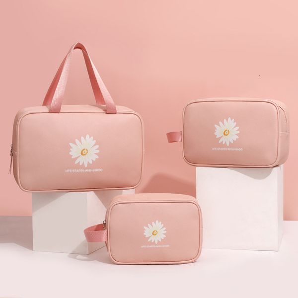 2021 mini daisy pu hand-held cosmetic women's portable waterproof washing storage bag
2021 mini daisy pu hand-held cosmetic women's portable waterproof washing storage bag