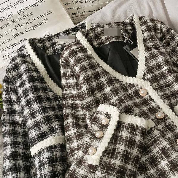korean version retro plaid tweed edging jacket female v-neck buttoned long-sleeved all-match autumn women's jackets, Black;brown
korean version retro plaid tweed edging jacket female v-neck buttoned long-sleeved all-match autumn women's jackets, Black;brown