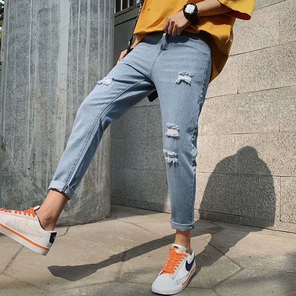 jeans style hip hop capris men's perforated beggars pants in autumn and summer of 2021, Blue
jeans style hip hop capris men's perforated beggars pants in autumn and summer of 2021, Blue