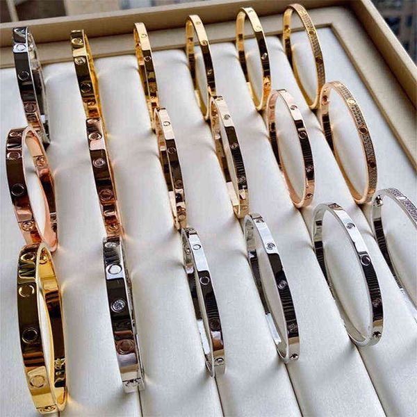 2022 fashion classic jewelry sterling silver bracelet for men and women, Golden;silver
2022 fashion classic jewelry sterling silver bracelet for men and women, Golden;silver