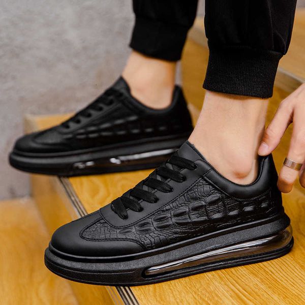 2021 autumn trend leather men's shoes fashion solid color board men's personality lace up casual sports
2021 autumn trend leather men's shoes fashion solid color board men's personality lace up casual sports