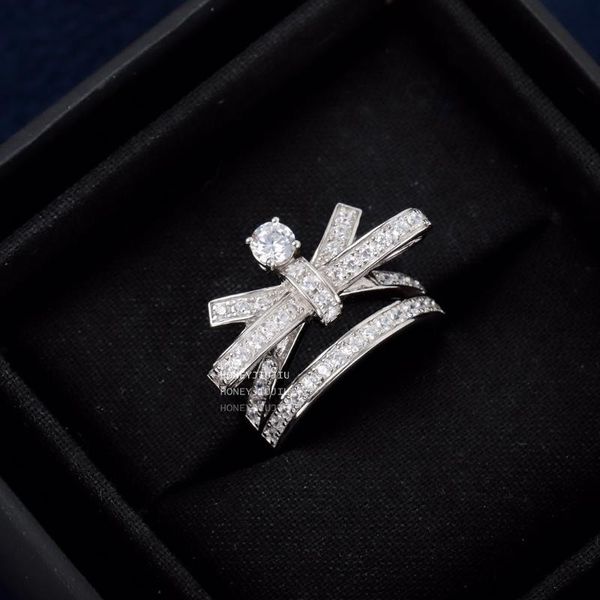 cluster rings fashion designer bowknot platinum diamond crystal silver colour ring women luxury jewelry brand party runway, Golden;silver
cluster rings fashion designer bowknot platinum diamond crystal silver colour ring women luxury jewelry brand party runway, Golden;silver