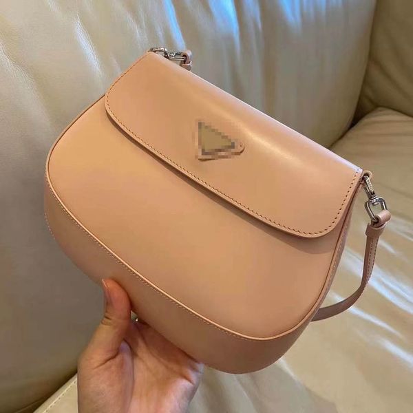 luxury versatile ladies handbags calfskin trend goddess underarm bag messenger shoulder
luxury versatile ladies handbags calfskin trend goddess underarm bag messenger shoulder