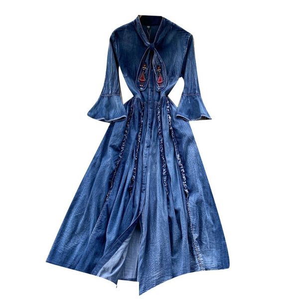 casual dresses 2021 women's chic retro embroidery flared sleeve shirt long skirt elegant temperament waist big swing denim dress, Black;gray
casual dresses 2021 women's chic retro embroidery flared sleeve shirt long skirt elegant temperament waist big swing denim dress, Black;gray
