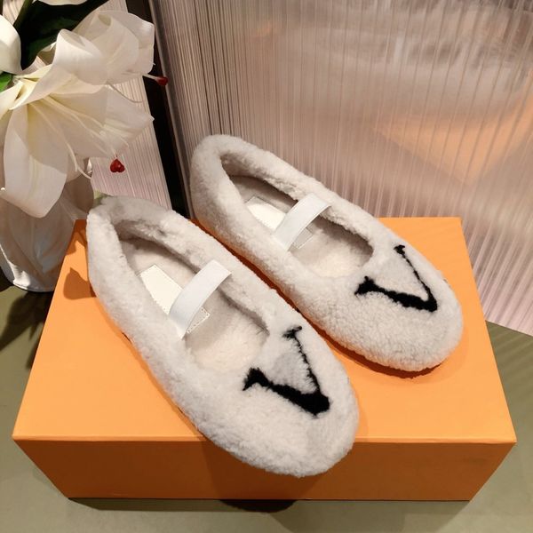 luxury and comfortable women's shoes, fashion autumn and winter models, designer flat-bottomed brand lazy shoes, Red;white
luxury and comfortable women's shoes, fashion autumn and winter models, designer flat-bottomed brand lazy shoes, Red;white