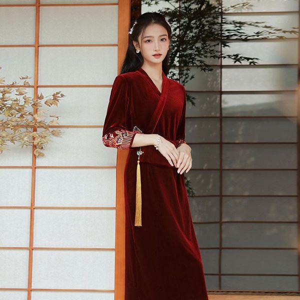 ethnic clothing autumn winter vintage velour cheongsam female chinese style red classic qipao banquet party gown vestidos
ethnic clothing autumn winter vintage velour cheongsam female chinese style red classic qipao banquet party gown vestidos