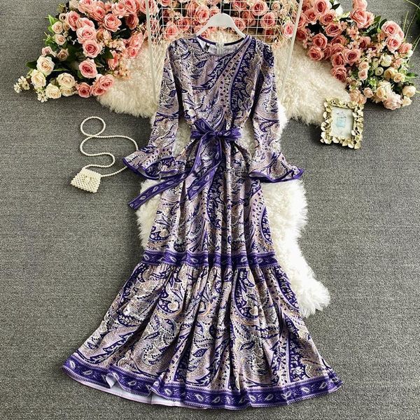 the runway looks retro printing round collar lace accept waist posed long horn sleeve holiday wind elegant dress casual dresses, Black;gray
the runway looks retro printing round collar lace accept waist posed long horn sleeve holiday wind elegant dress casual dresses, Black;gray