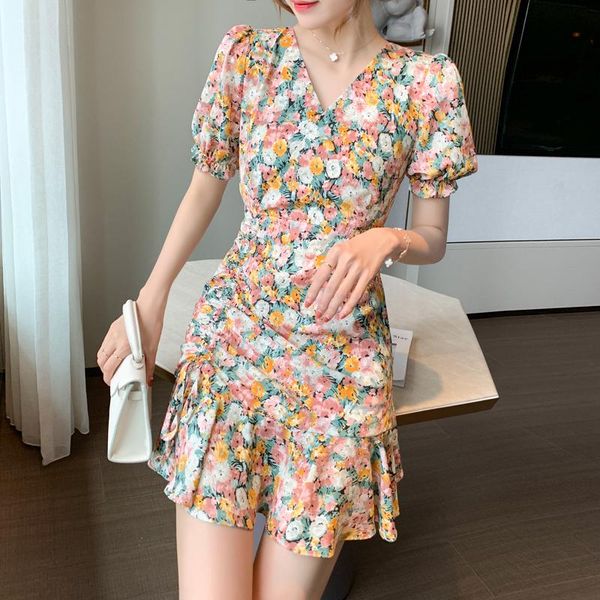 casual dresses real shooting of the french retro v-neck waist closing slim chiffon floral dress fairy xia chaoxian in summer 2021, Black;gray
casual dresses real shooting of the french retro v-neck waist closing slim chiffon floral dress fairy xia chaoxian in summer 2021, Black;gray